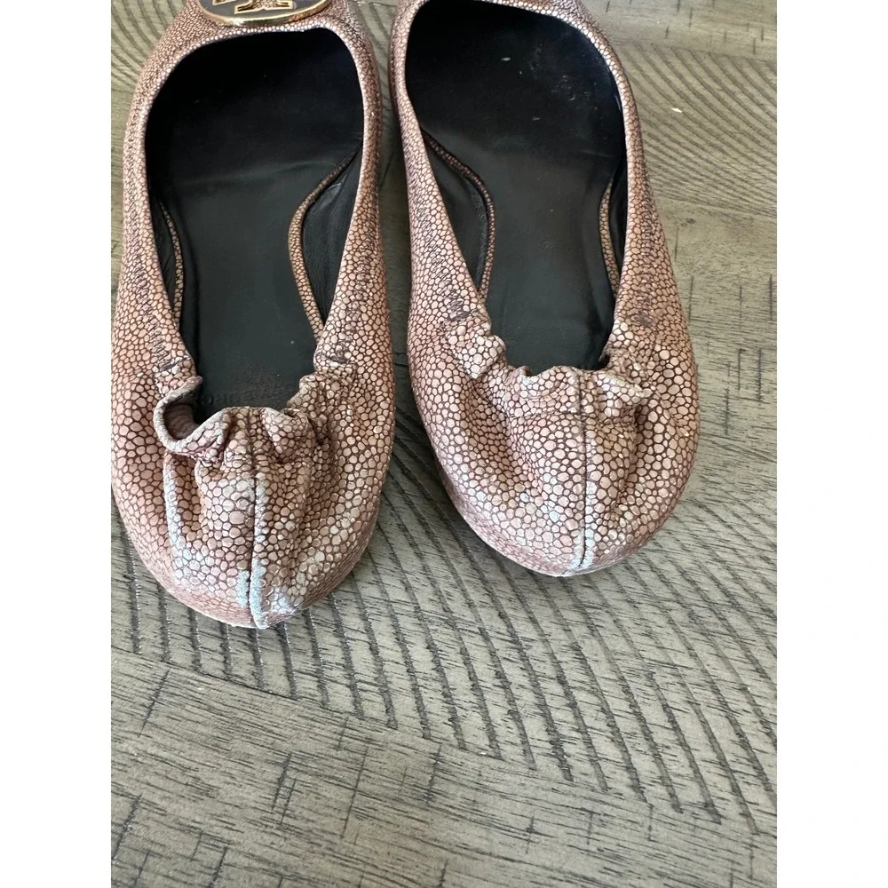 Tory Burch Reva Minnie Ballet Flats Taupe/Mushroom Pearlized Stingray Leather 9